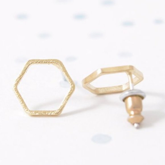 Hexagon stud earrings 1 pair dainty - Picture 2 of 3